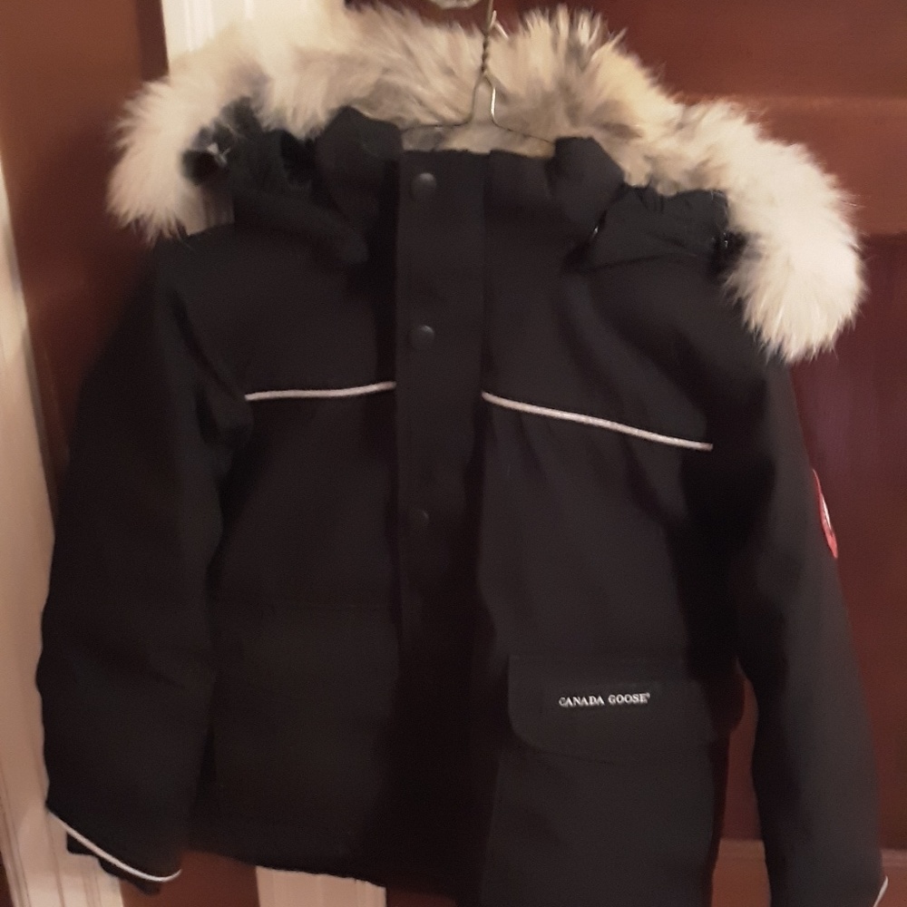 one left!! Unisex Canada Goose black winter jacket - Picture 5 of 5